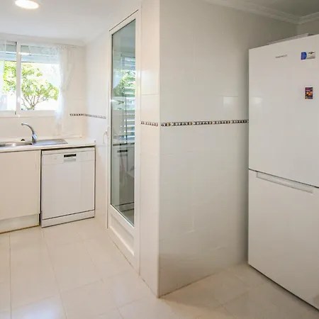 3 Bedroom Awesome In Apartment